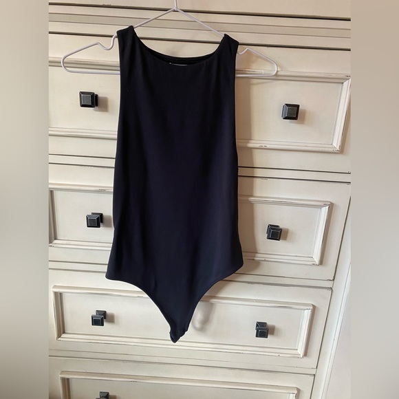Aritzia Babaton Contour 90’s Bodysuit - Picture 2 of 4